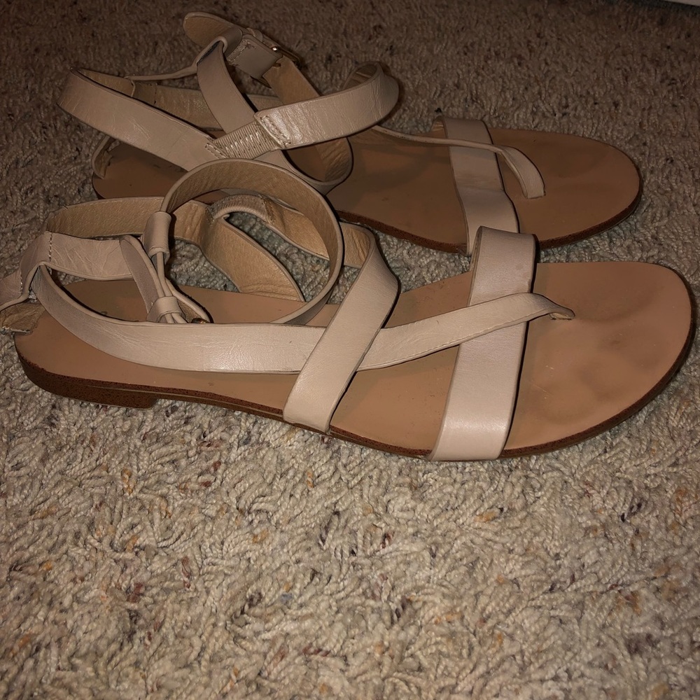 Nude color sandals; Splendid brand.